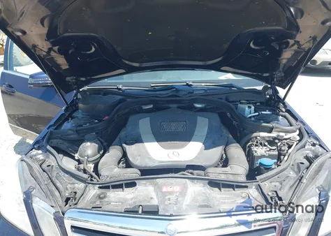 2010 Mercedes-Benz E 350 4Matic из США, поврежденный, VIN WDDHF8HB9AA137803